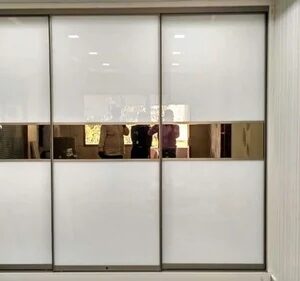 Lacquered Glass With Aluminium Shutter